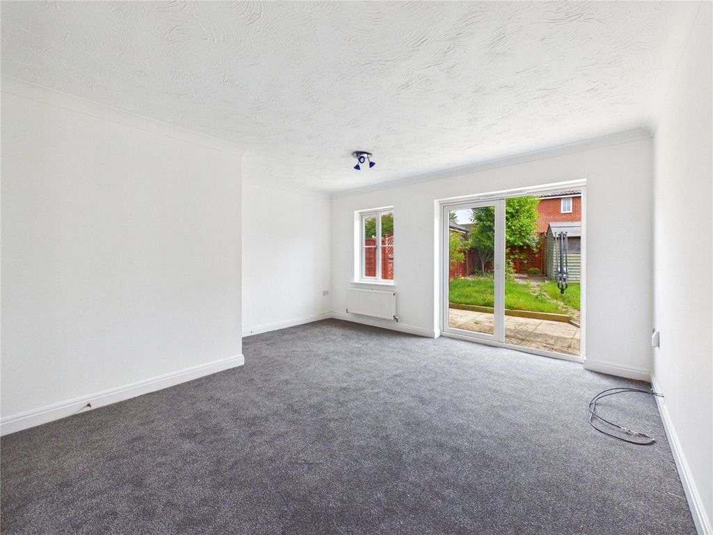 Property photo 2 of 10 Picture No. 11