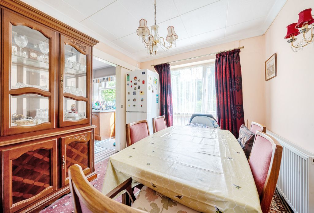 Property photo 3 of 17 1311104-13-6851A6...