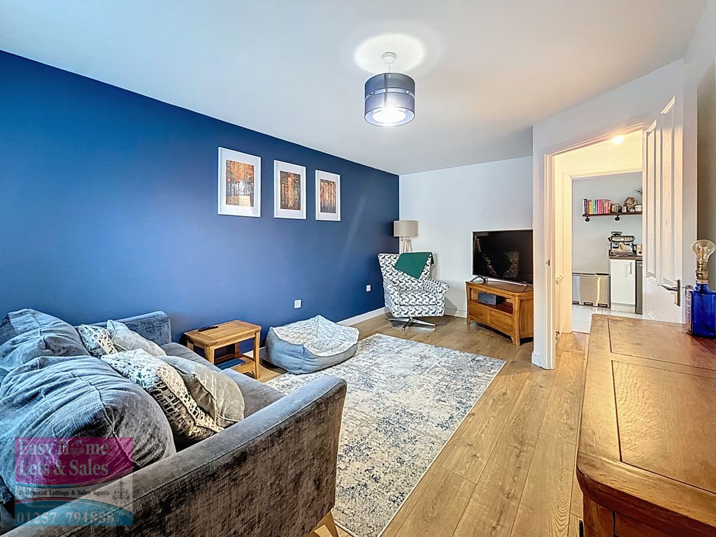 Property photo 2 of 23 Living Room