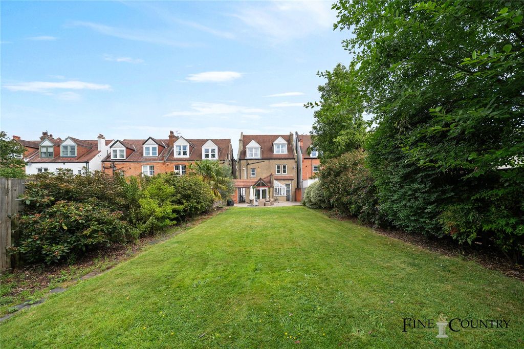 Property photo 3 of 12 Picture No. 05