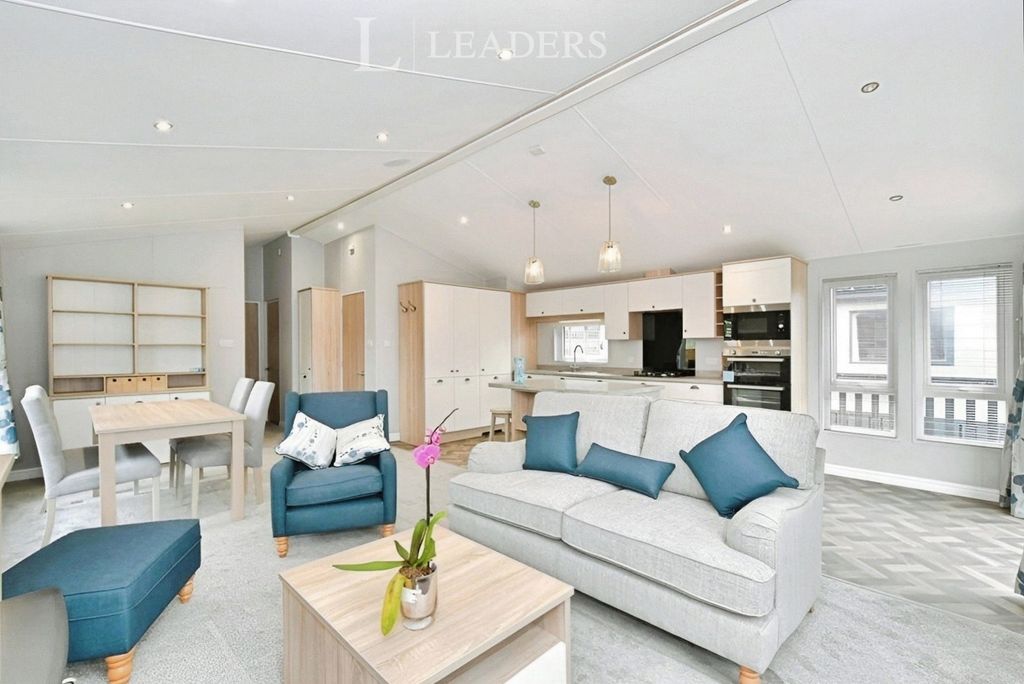 Property photo 2 of 12 Pbox-Img.Jpg