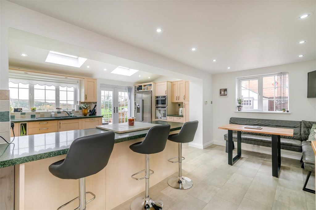 Property photo 3 of 24