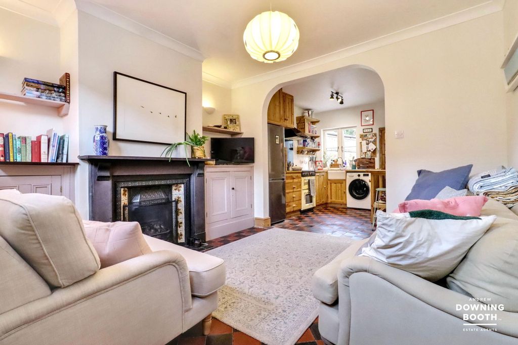 Property photo 2 of 25