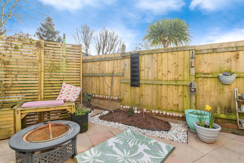 Property photo 2 of 17
