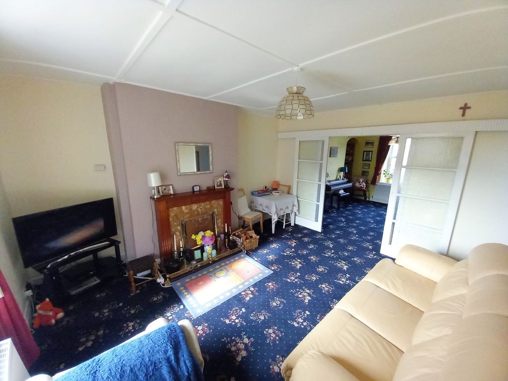 Property photo 3 of 12 Dining Room
