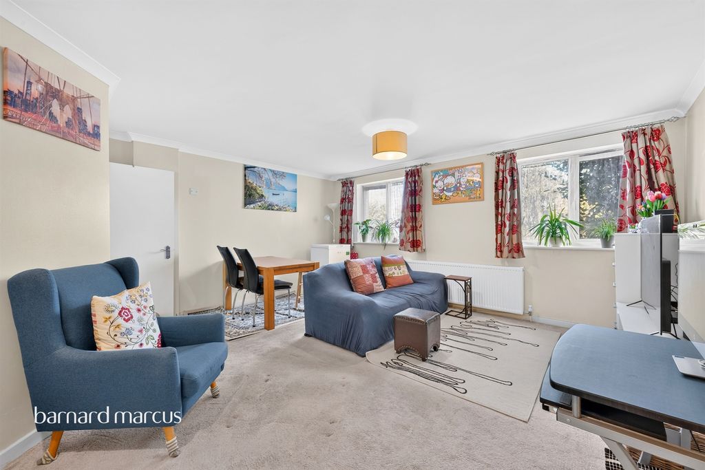 Property photo 3 of 12