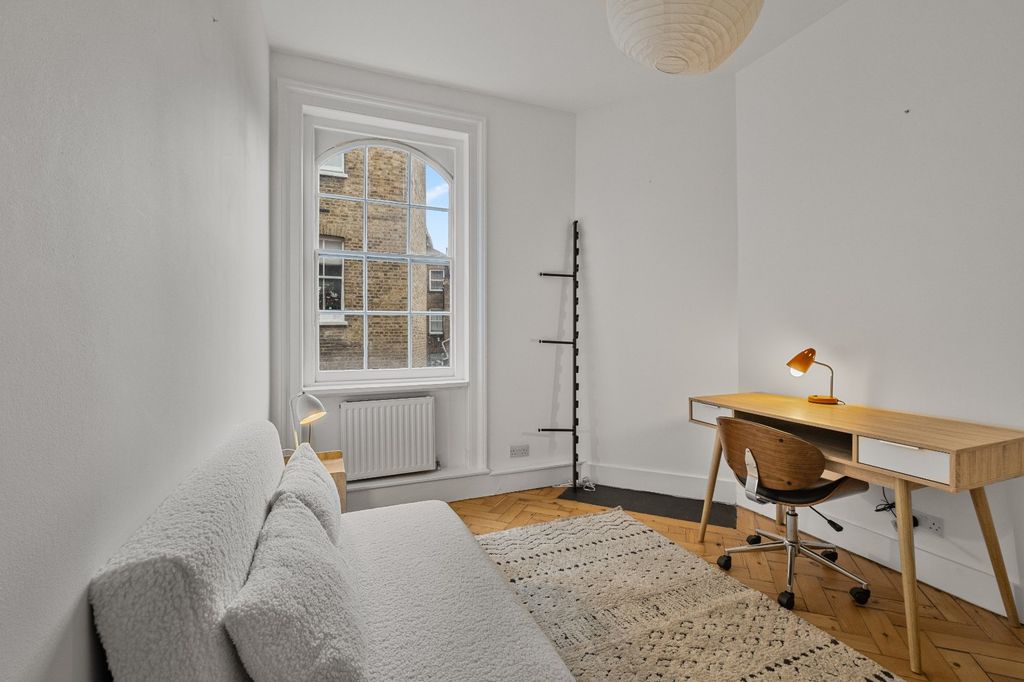 Property photo 3 of 8