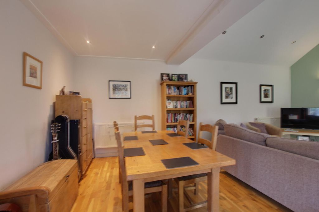 Property photo 3 of 13 Picture No. 17