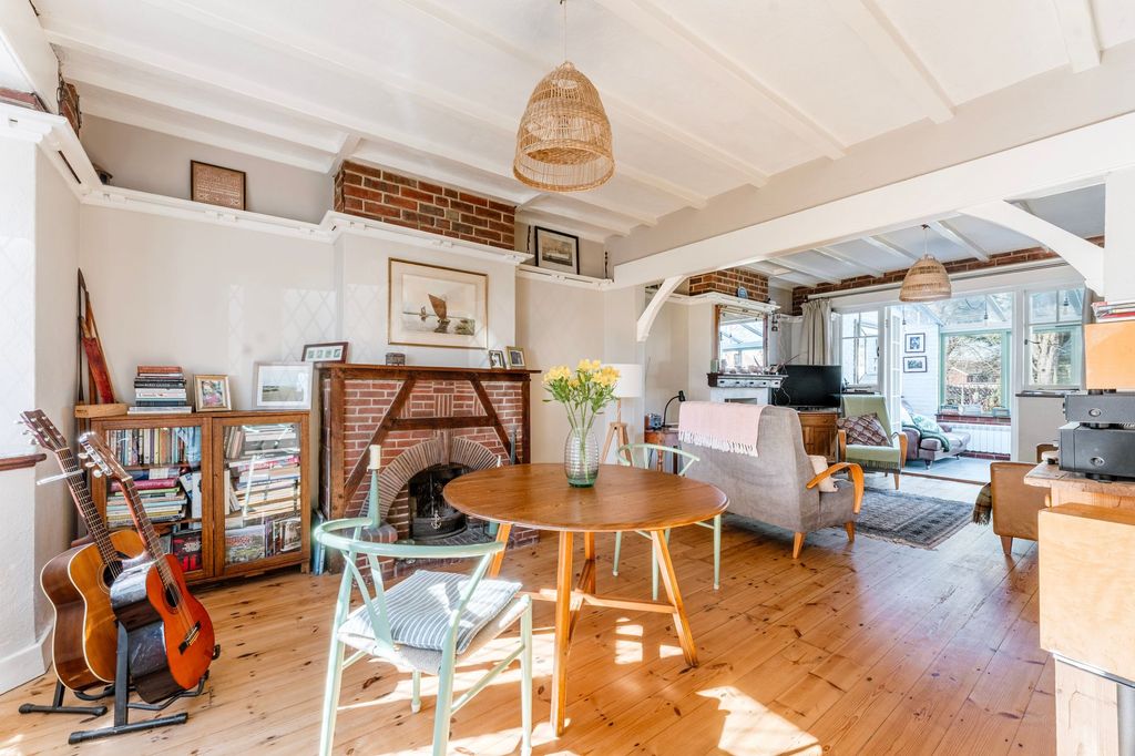 Property photo 2 of 24