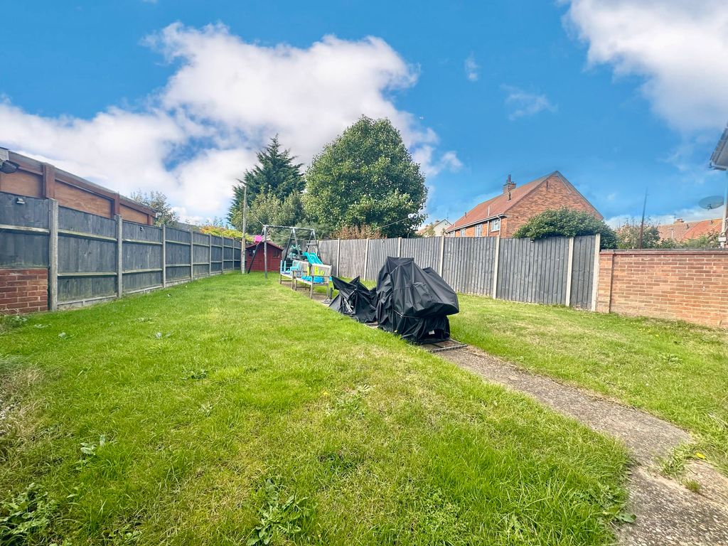 Property photo 2 of 11