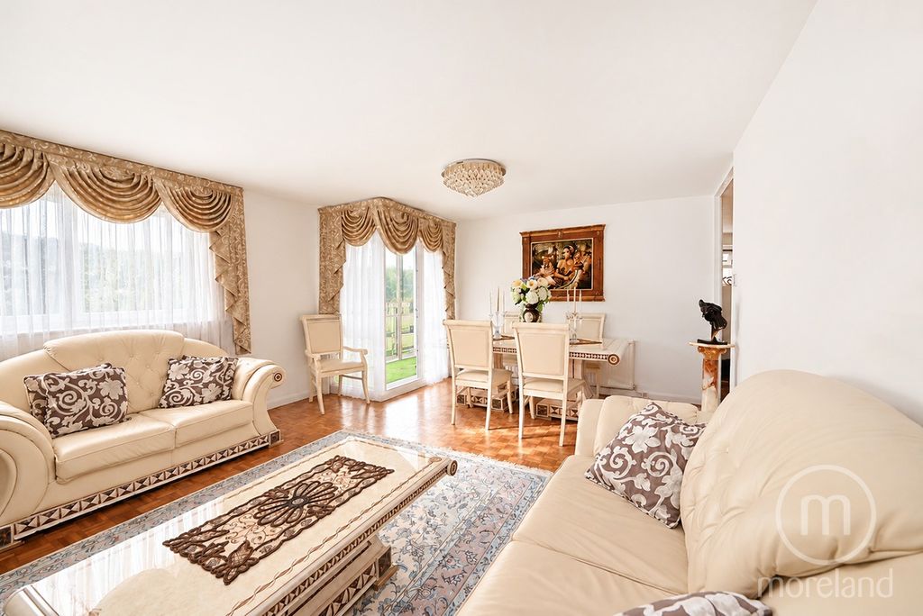 Property photo 3 of 17 5699724