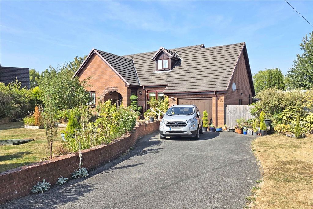 Property photo 1 of 25 Picture No. 10
