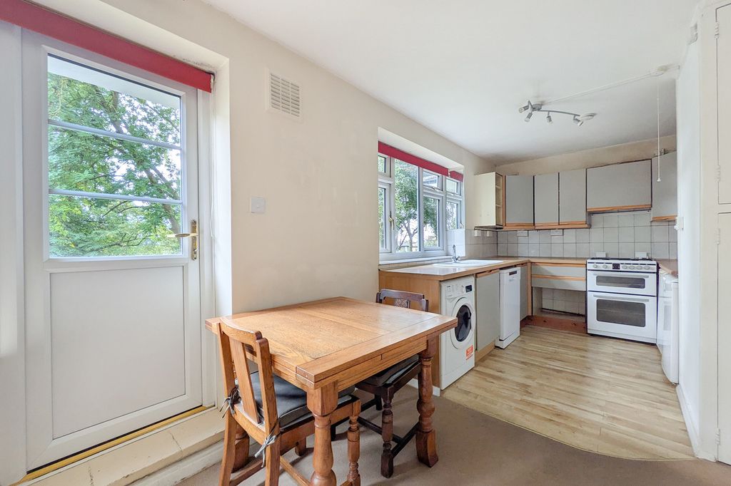 Property photo 2 of 11 Photo