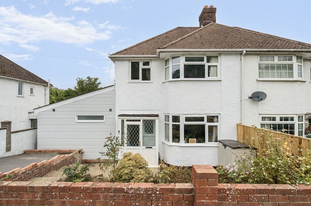 Property photo 1 of 43