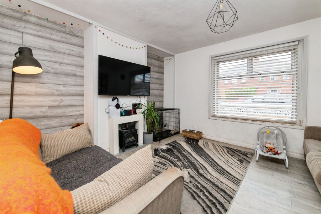 Property photo 2 of 17