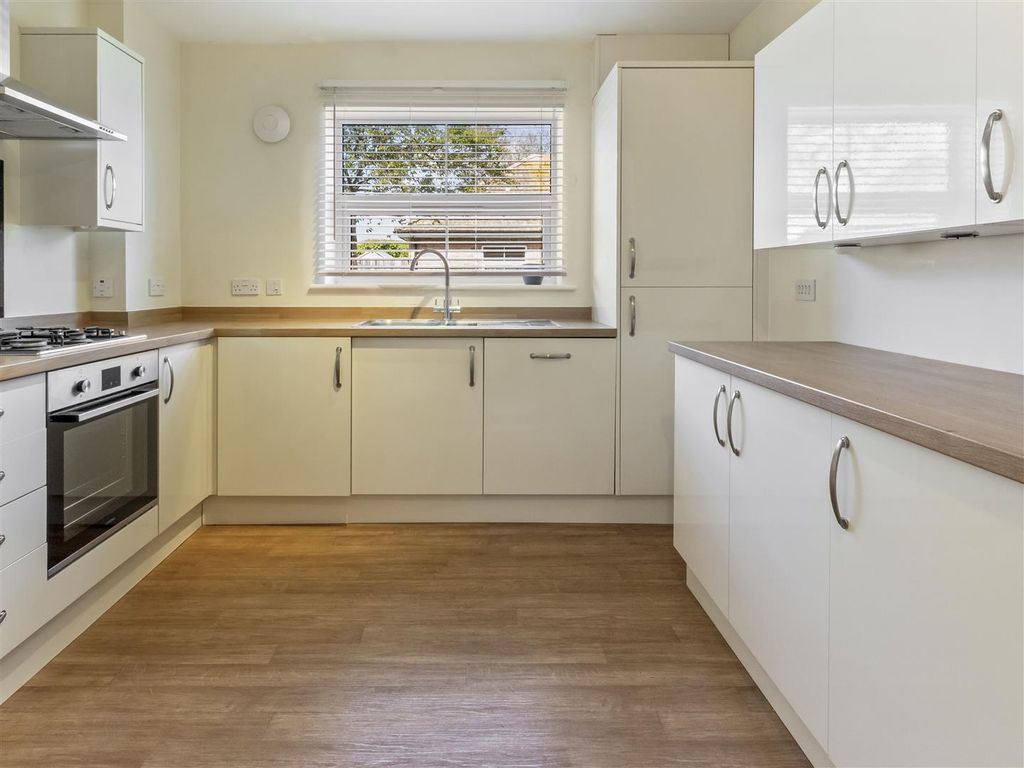 Property photo 3 of 13 35 Glenbarrie Way-002.Jpg