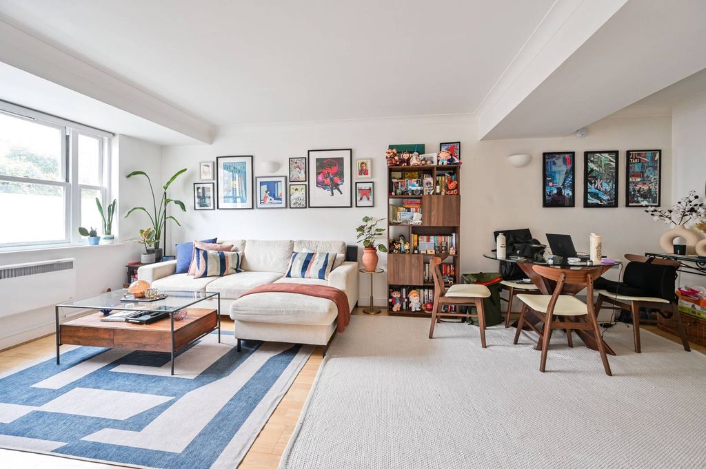 Property photo 3 of 8