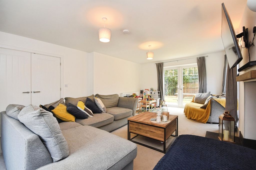 Property photo 3 of 17