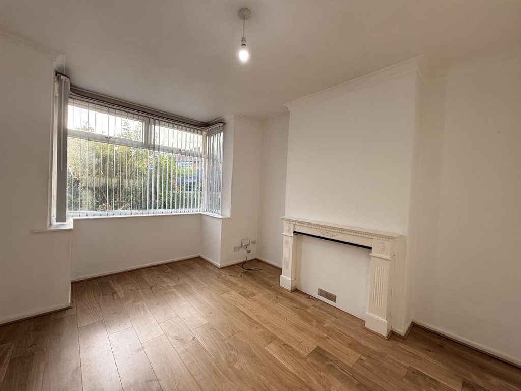 Property photo 3 of 15 Thumbnail_Img_0166.Jpg