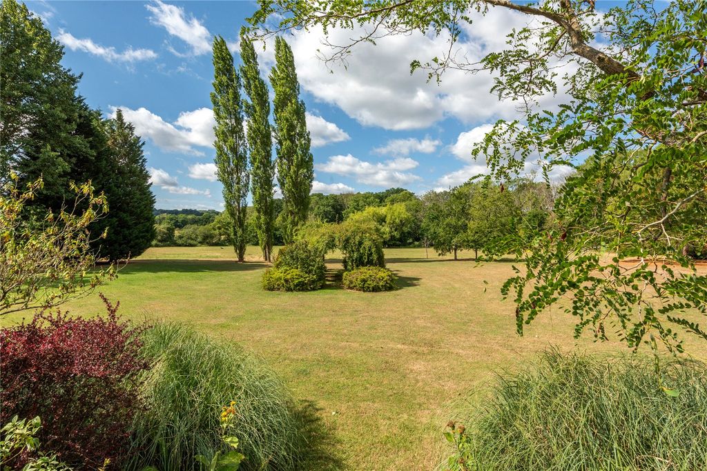 Property photo 2 of 34 Picture No. 14