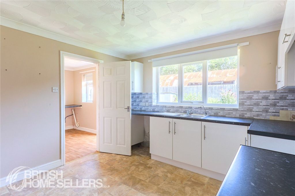 Property photo 3 of 11 Picture No. 13