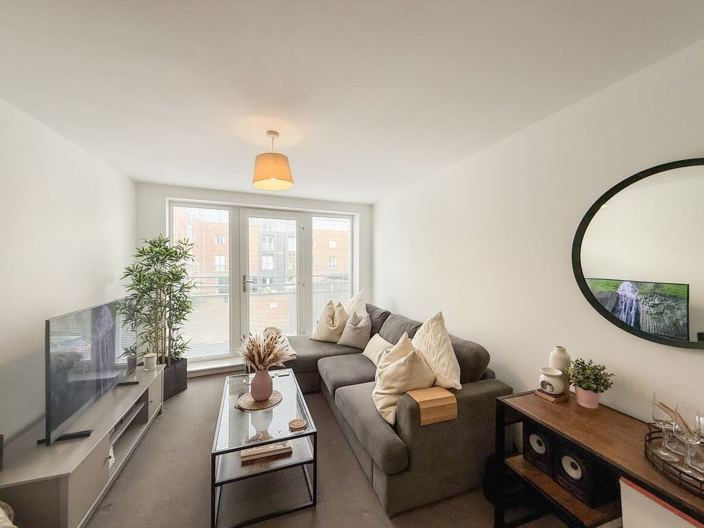 Property photo 3 of 9 Lounge