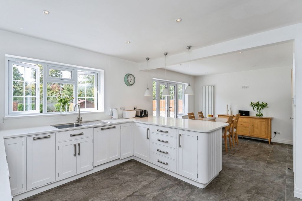 Property photo 2 of 31 Pbox-Img.Jpg