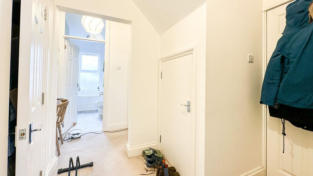 Property photo 3 of 8 Untitled-2219.Jpg