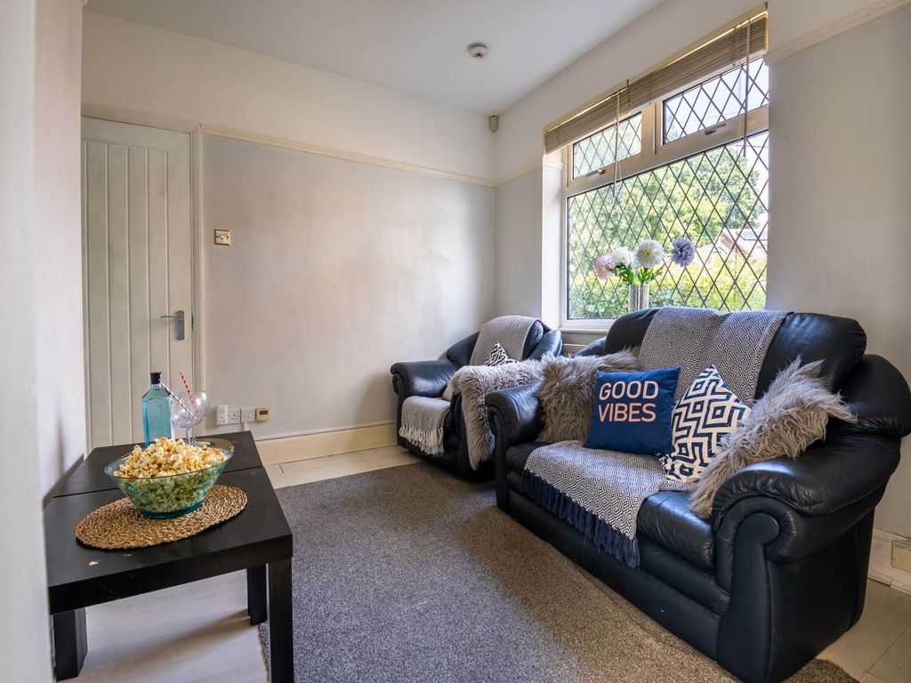 Property photo 3 of 16 63_Rough_Common_Canterbury-12