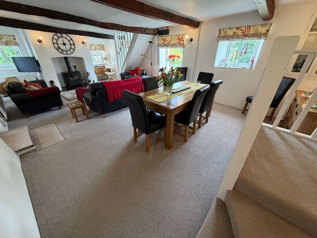 Property photo 3 of 34