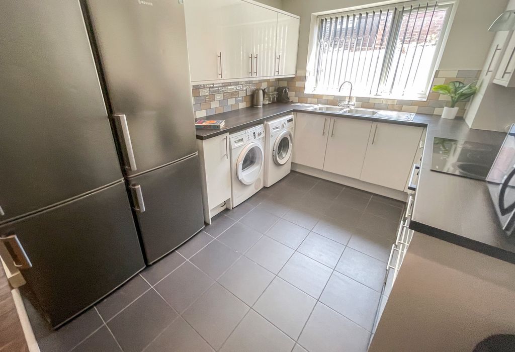 Property photo 3 of 13 File_030