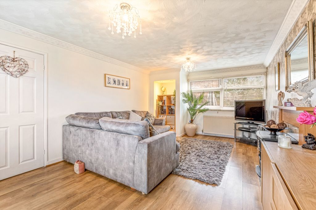 Property photo 1 of 14 Living Room