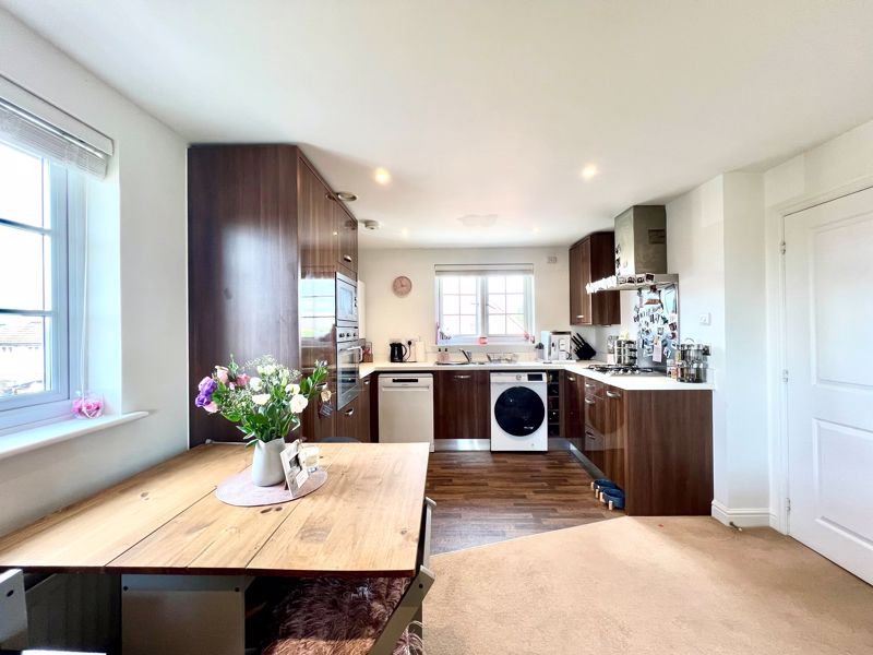Property photo 2 of 14 Dining Kitchen