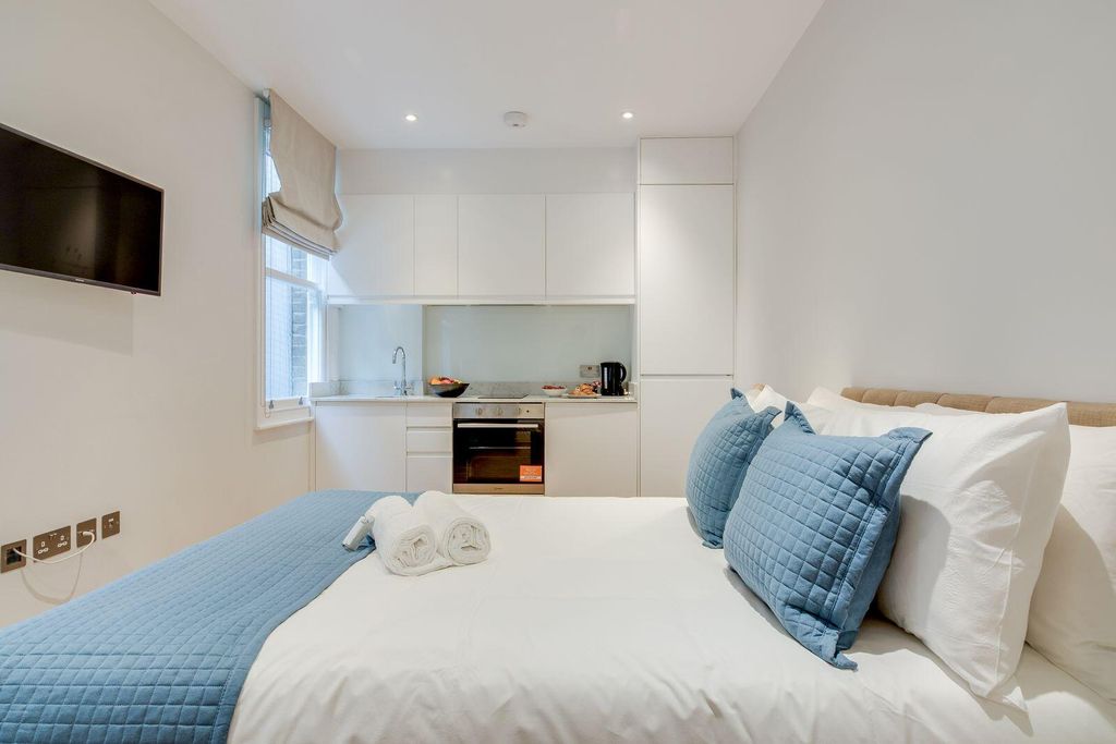 Property photo 1 of 11 Upload_Meero_Meero_Photo_12045622_025_Meero_Photo_