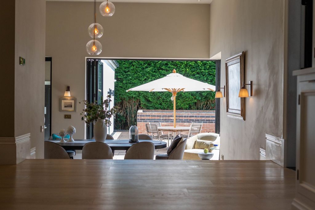 Property photo 3 of 34 Dining Area