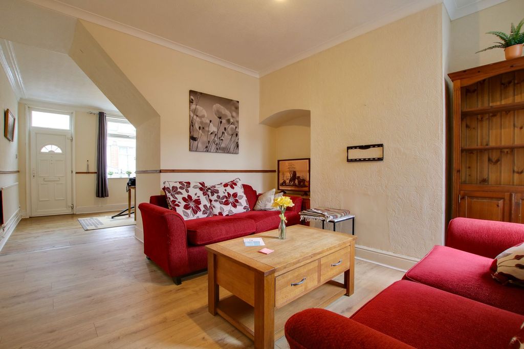 Property photo 2 of 19