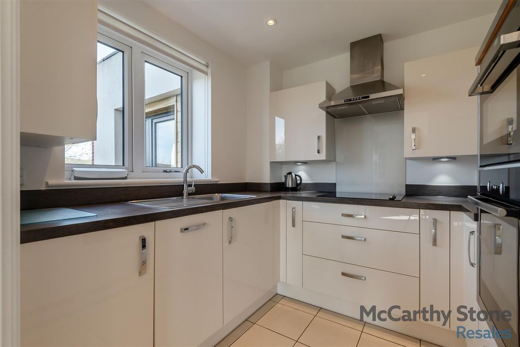 Property photo 3 of 52 8638982-Interior31.Jpg