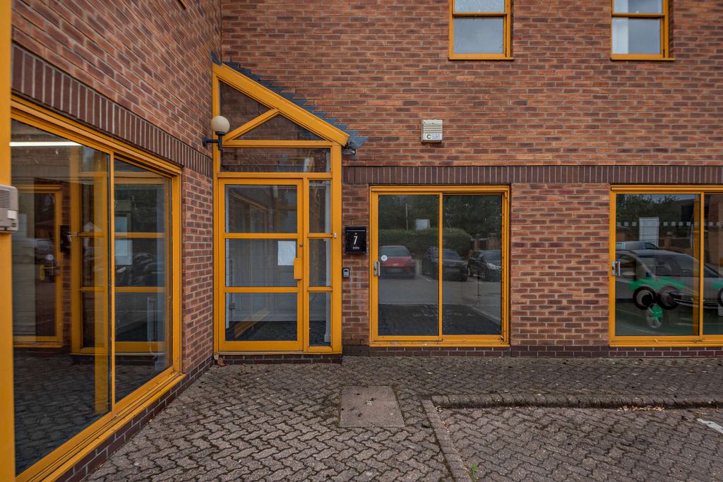 Property photo 2 of 9