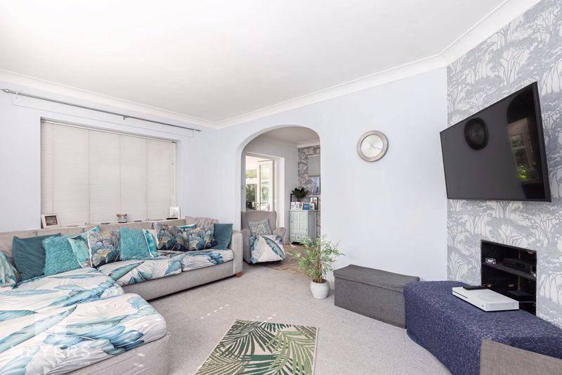 Property photo 2 of 32 Photo 5