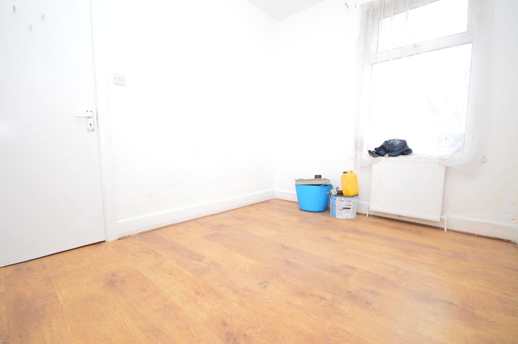 Property photo 3 of 13 Gallery