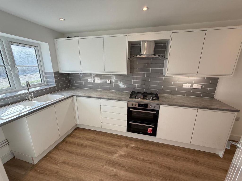 Property photo 2 of 15 Plot 404 Kitchen.Jpeg