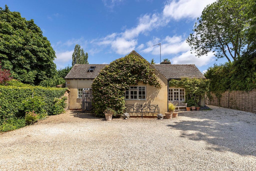 Property photo 1 of 34 Image