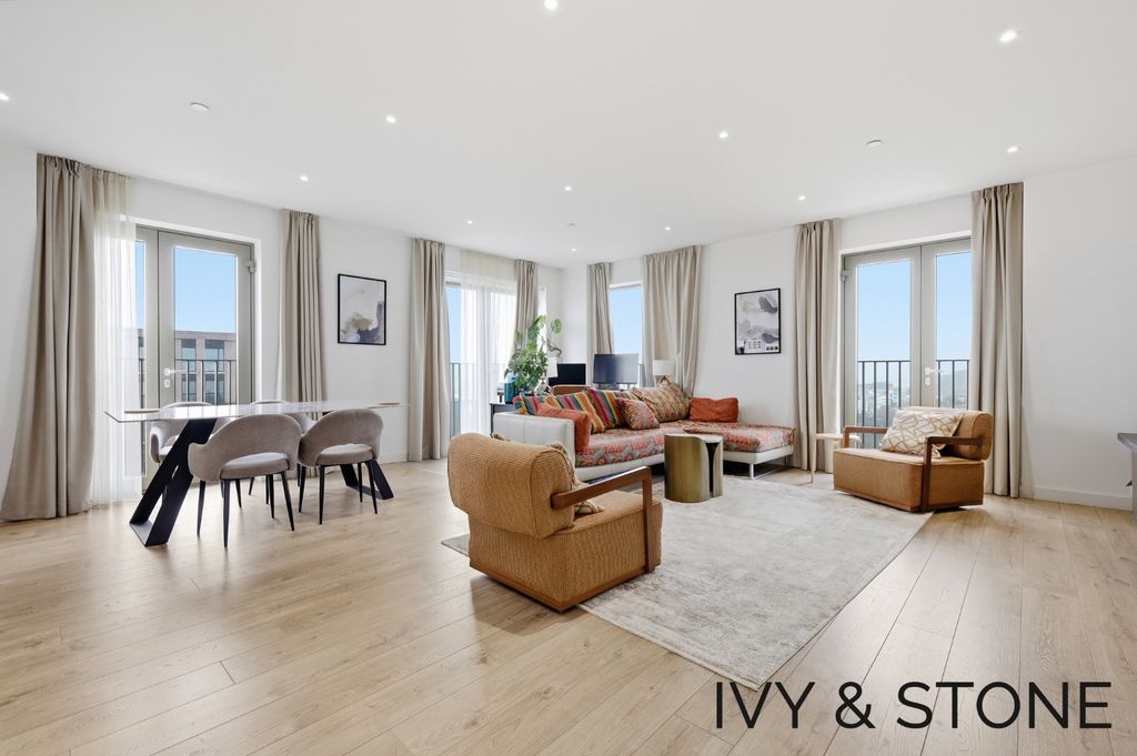 Property photo 2 of 18 4808641