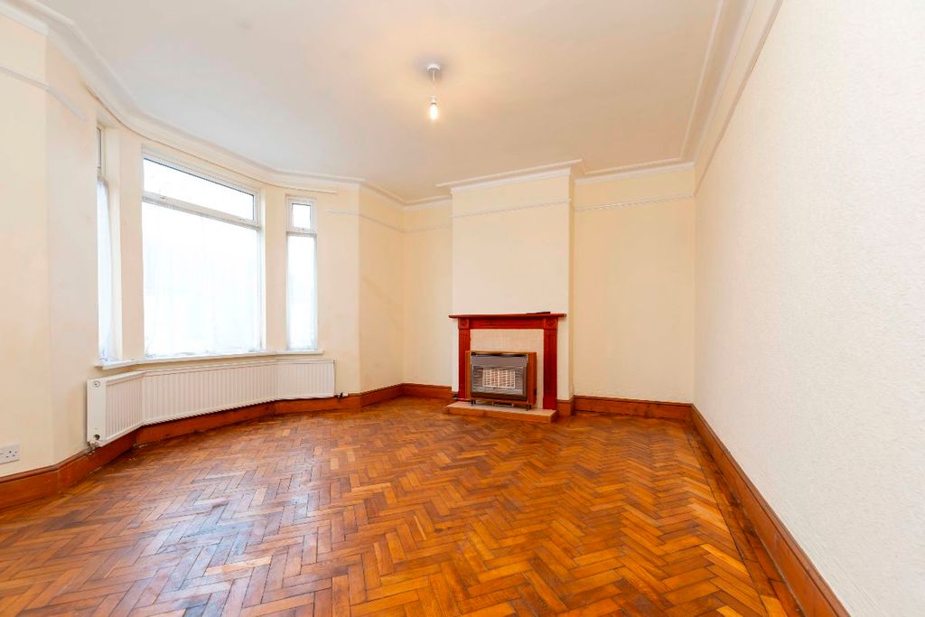 Property photo 2 of 31