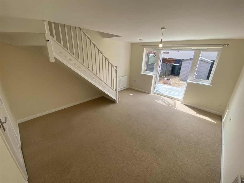 Property photo 3 of 15 Lounge 1