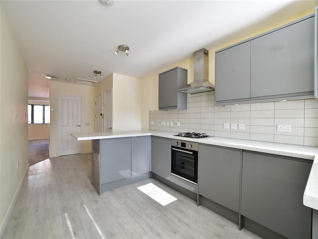 Property photo 3 of 7 Kitchen
