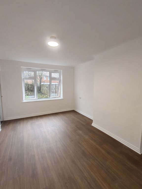 Property photo 3 of 11 Photo 2