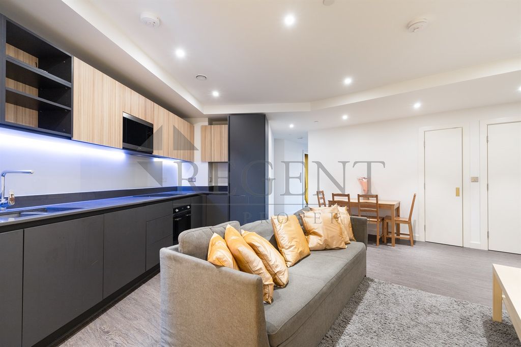 Property photo 2 of 10 Open Plan