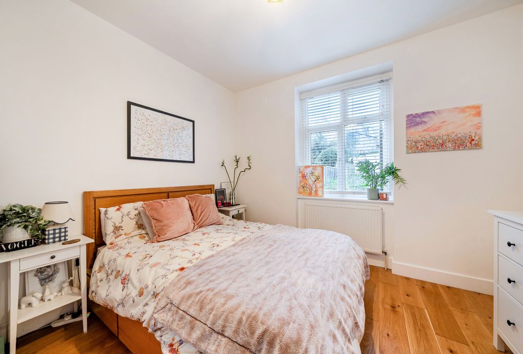 Property photo 1 of 10 1394153-6-694A7dc...