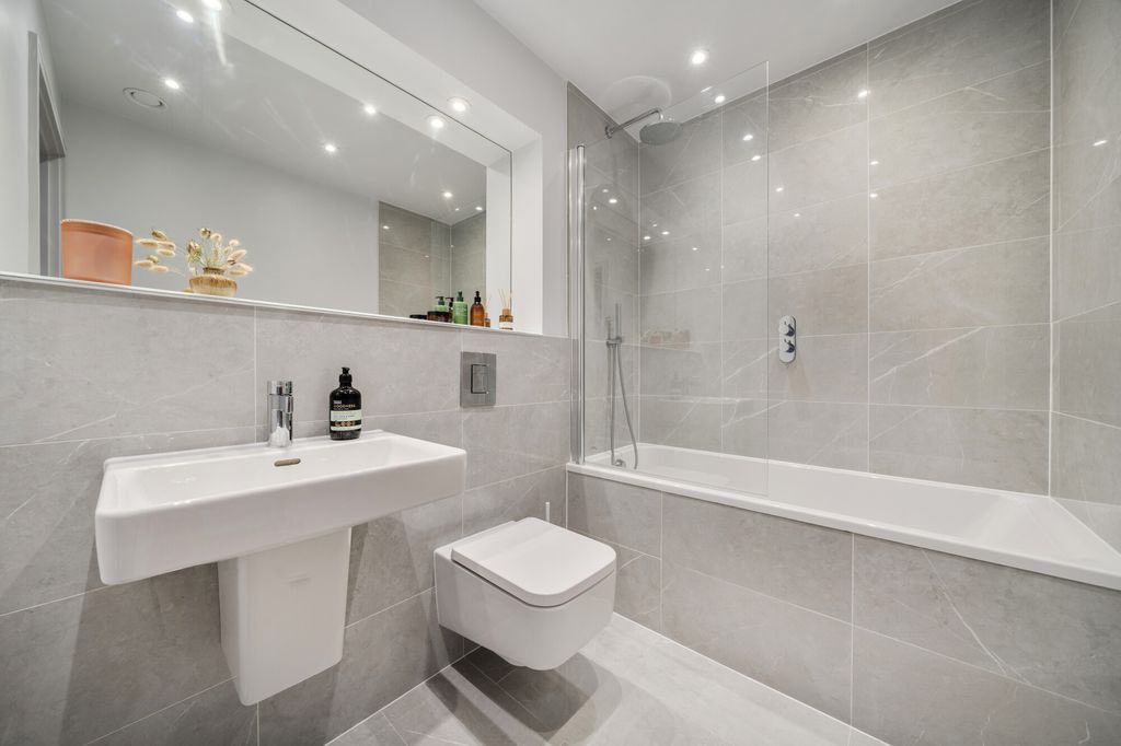 Additional image 7 of 2 bed flat for saleFrench Yard, Bristol BS1